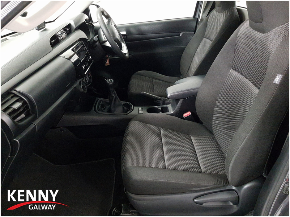 2022 Toyota Hilux 2.4 DLX SINGLE CAB 2DR €31,990