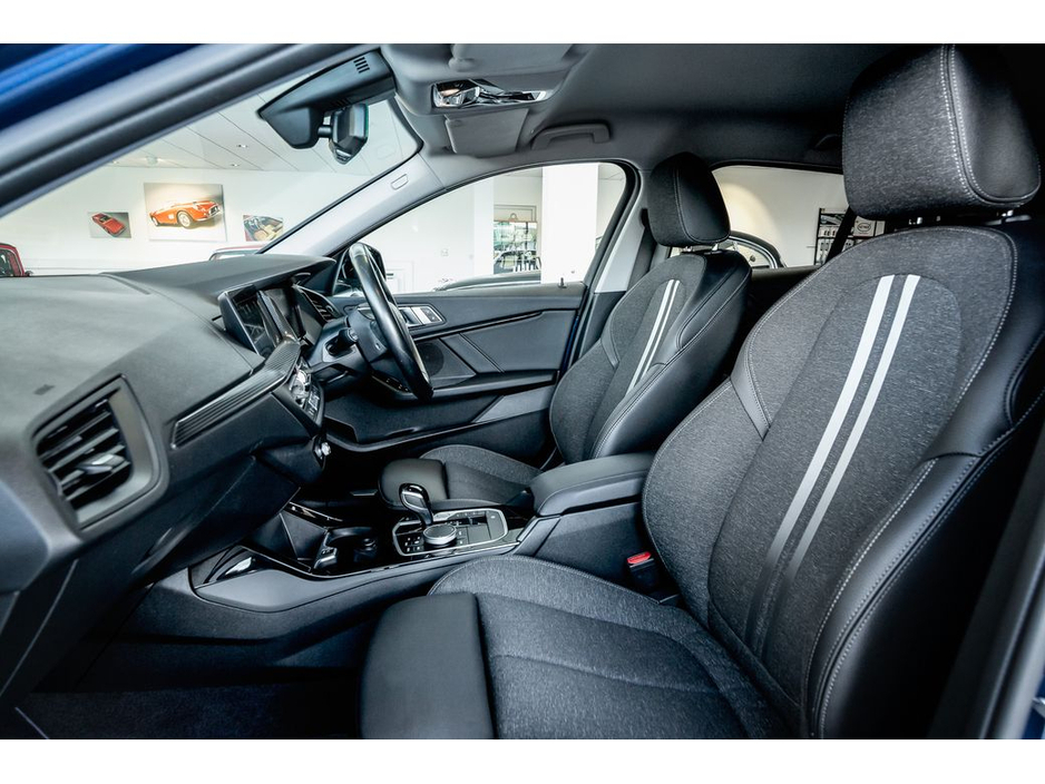 2022 BMW 1 Series - image 20