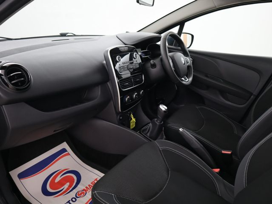 2019 Renault Clio - image 16