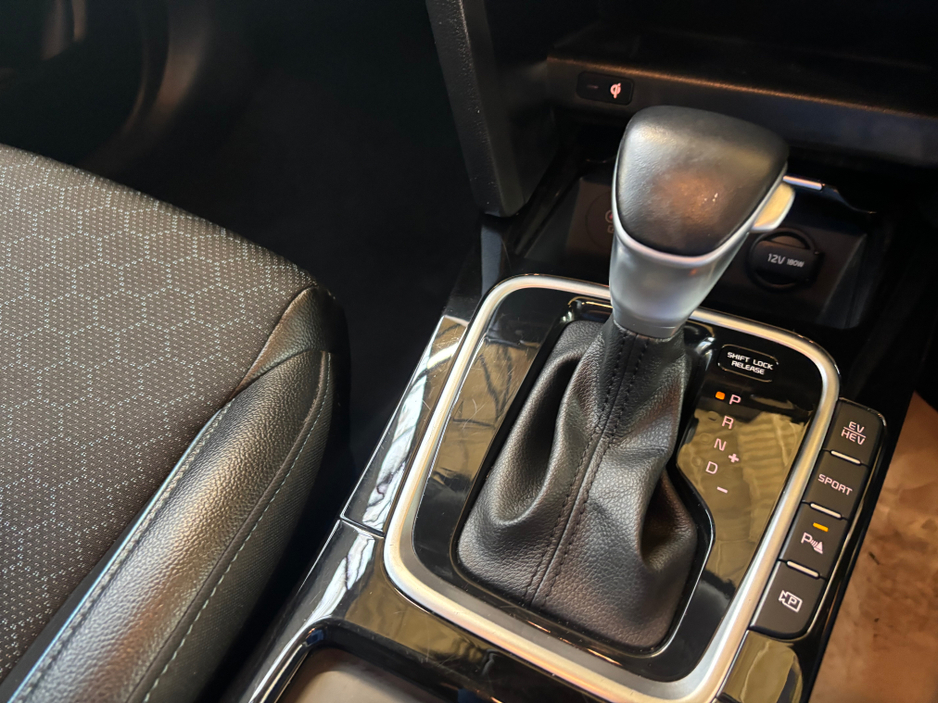 2023 Kia XCeed - image 15