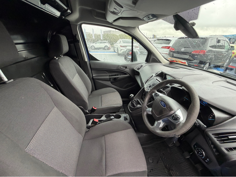 2017 Ford Transit Connect - image 15