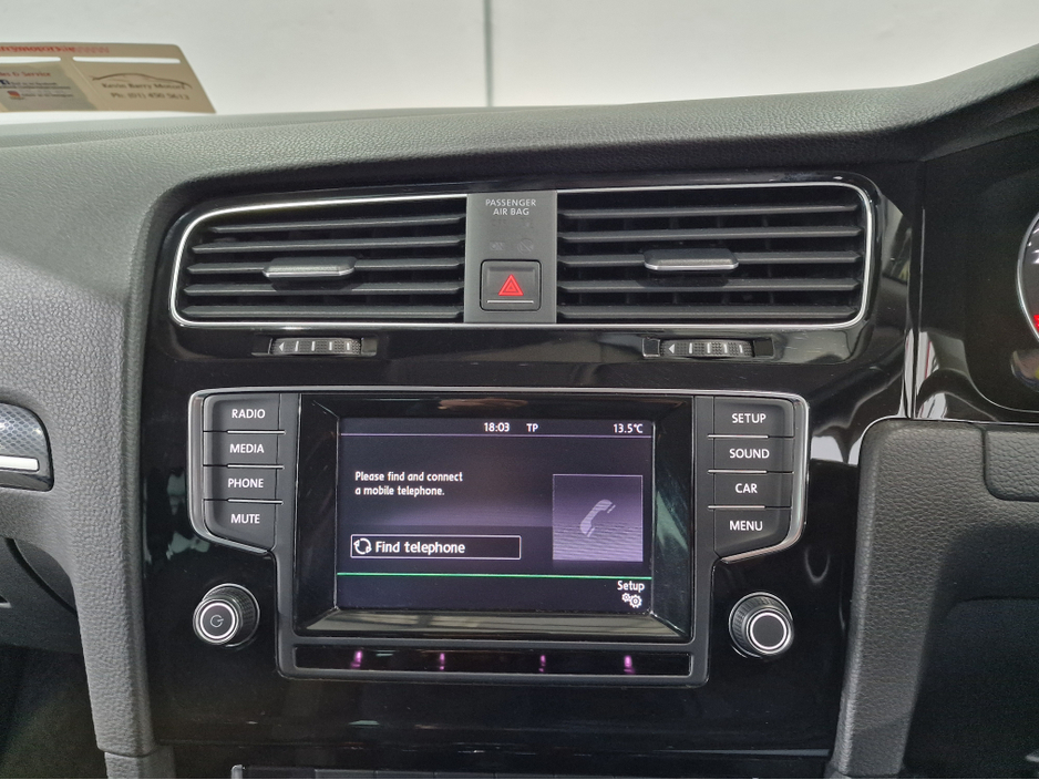 2013 Volkswagen Golf - image 13