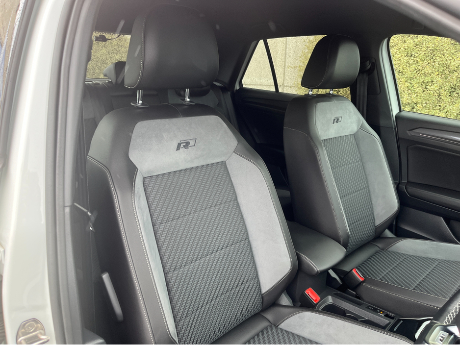 2020 Volkswagen T-Roc - image 12