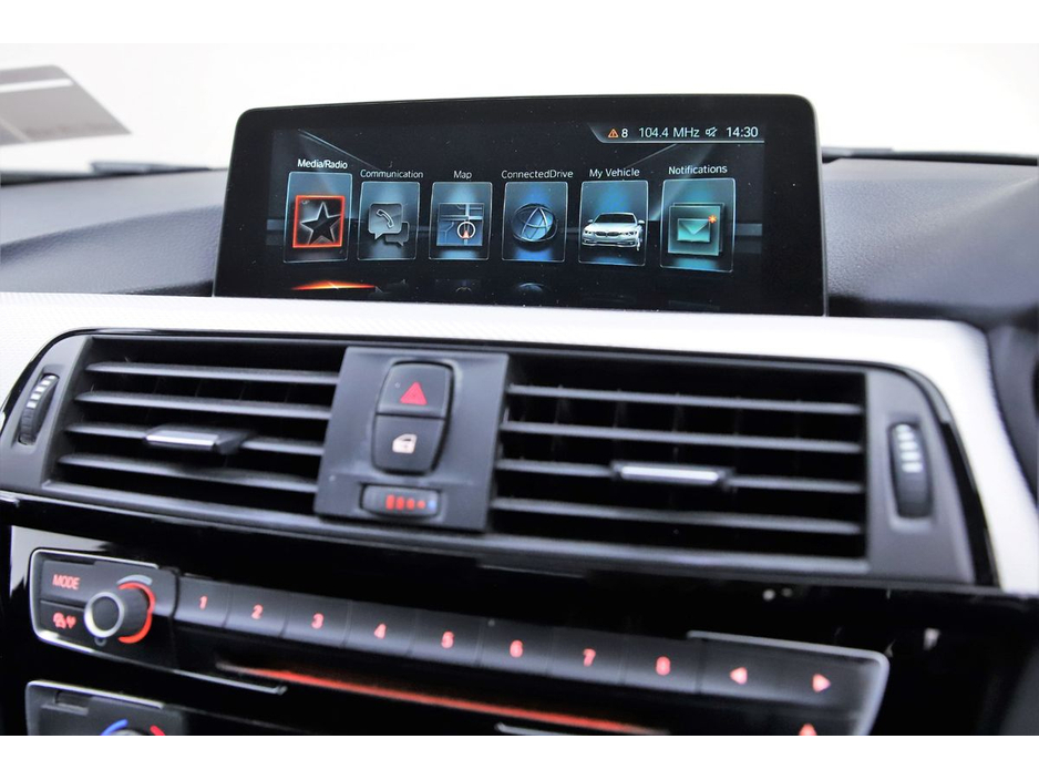 2017 BMW 3 Series - image 18