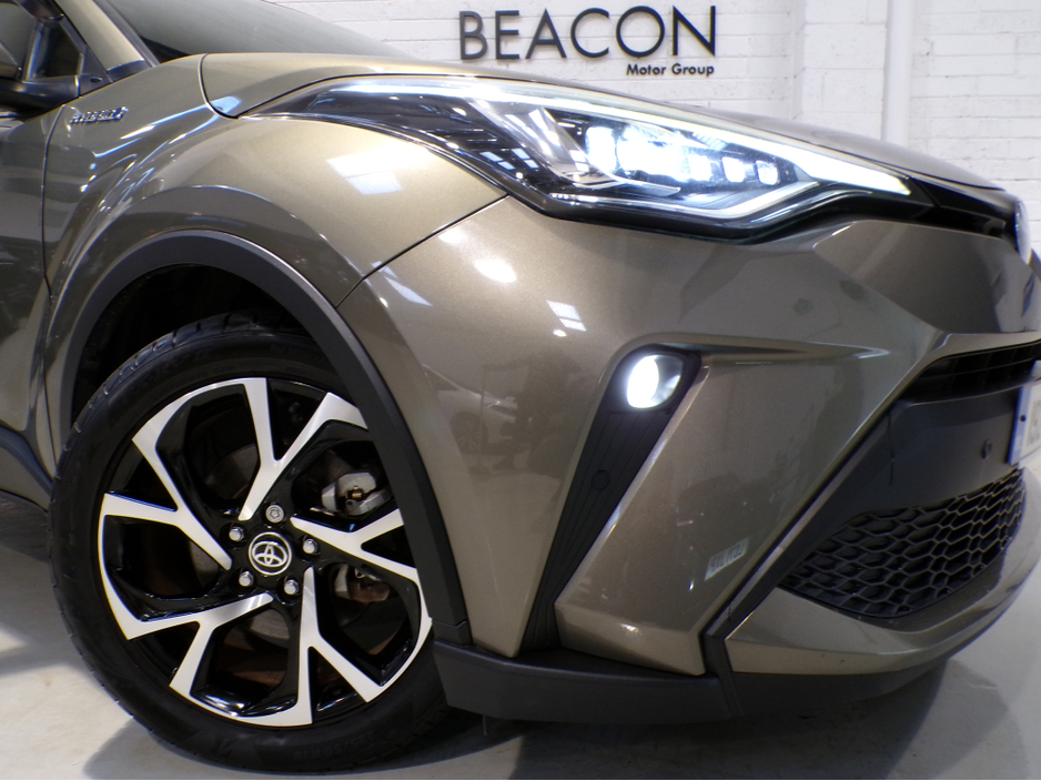 2019 Toyota C-HR 192*18,000 MILES*HYBRID SPORT TOYOTA C-HR SELF CHARGING 1.8 AUTOMATIC*FANTASTIC CONDITION GREAT ON FUEL, POWER, COMFORT WITH A LOT OF SPACE ALL COMBINED FOR A FANTASTIC DRIVE. CAR COMES WITH FULL SAF €21,900
