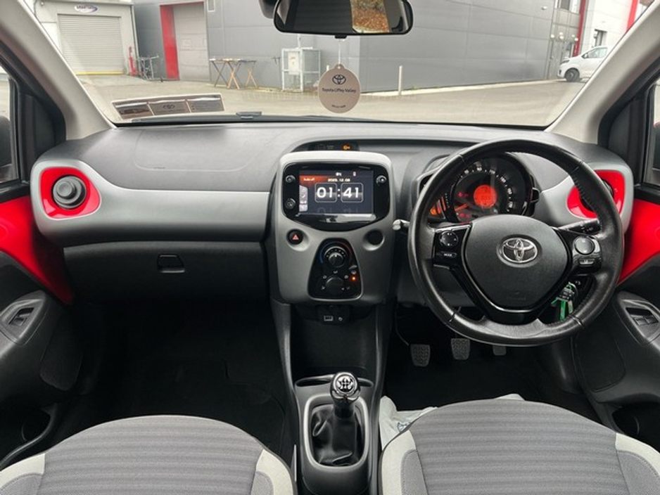 2021 Toyota Aygo - image 8