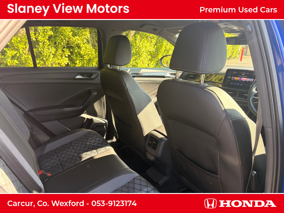 2023 Volkswagen T-Roc - image 5