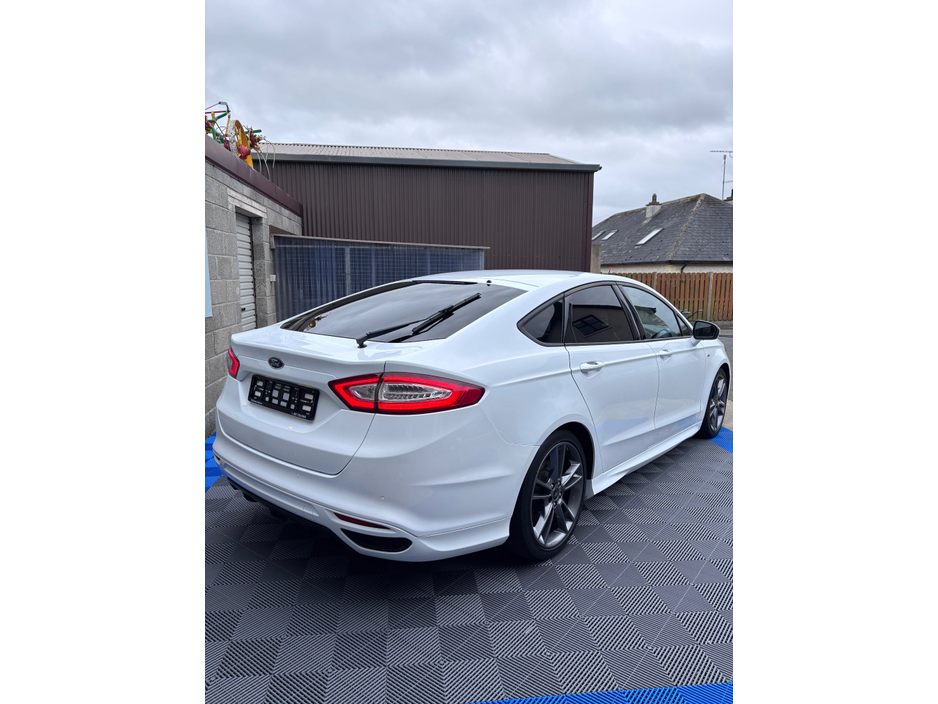 2018 Ford Mondeo - image 4