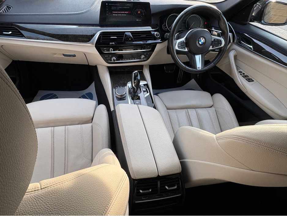 2017 BMW 5 Series - image 13