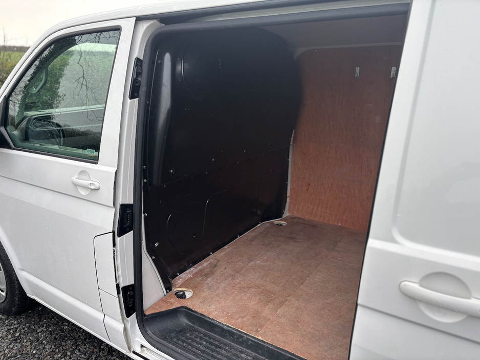 2021 Volkswagen Transporter  €18,998