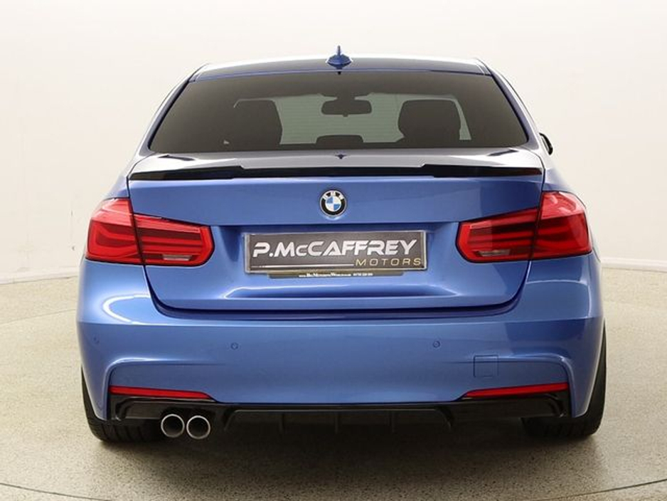 2015 BMW 3 Series - image 6