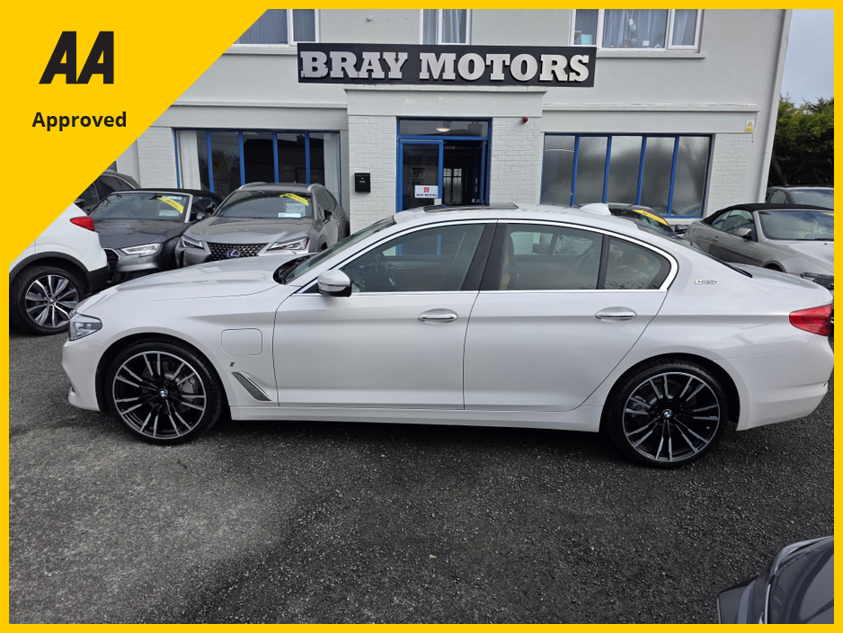 2018 BMW 5 Series - image 26