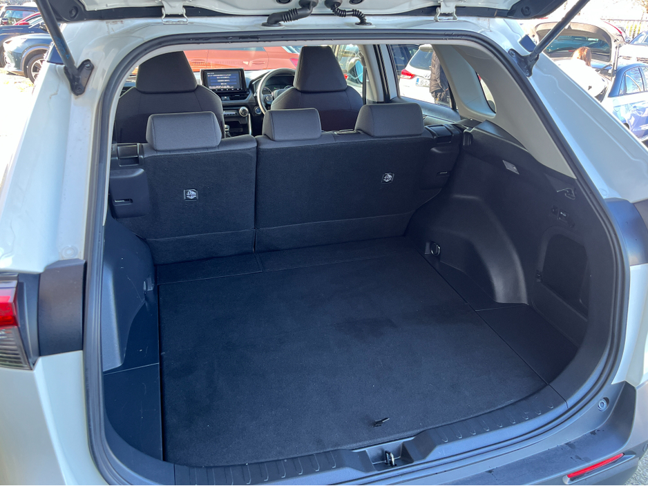 2020 Toyota Rav4 - image 8