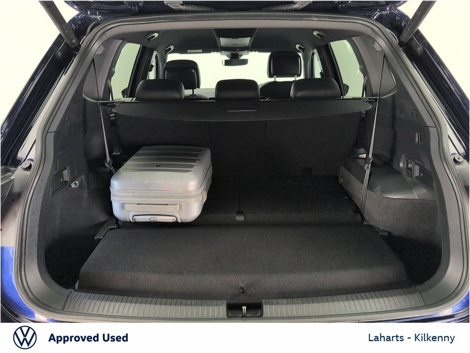 2023 Volkswagen Tiguan Allspace - image 10