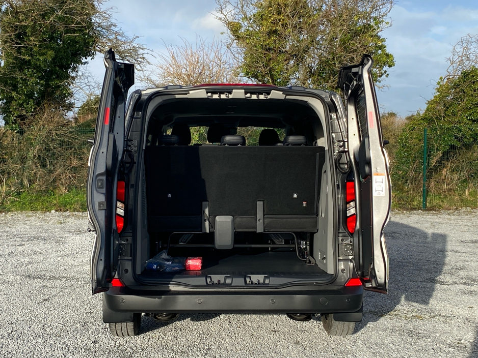 2026 Ford Transit Kombi Kombi 2.5 PHEV 232 BHP Automatic €60,500