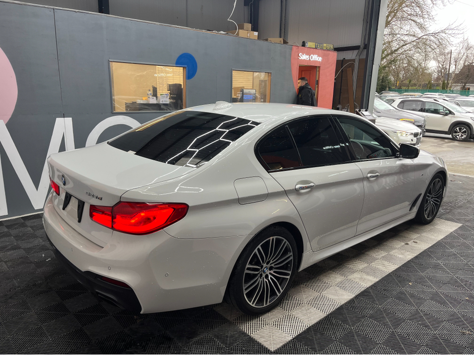 2018 BMW 5 Series - image 2