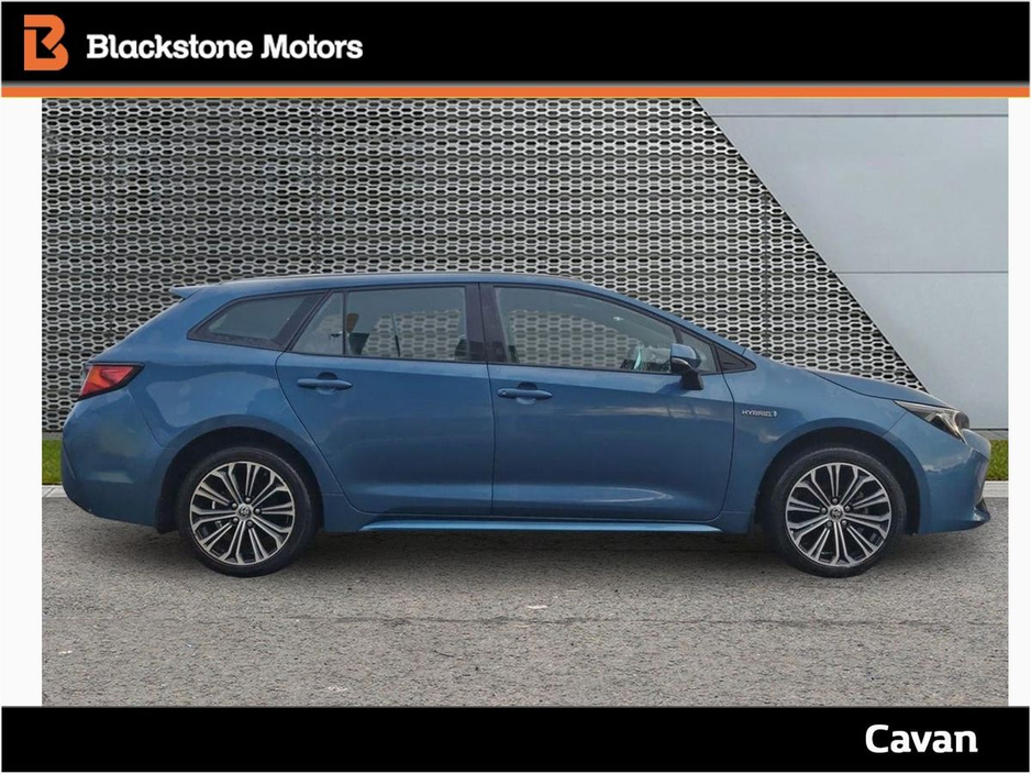 2022 Toyota Corolla 1.8 Hybrid Luna Saloon €23,450