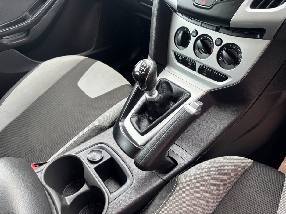 2013 Ford Focus - image 8