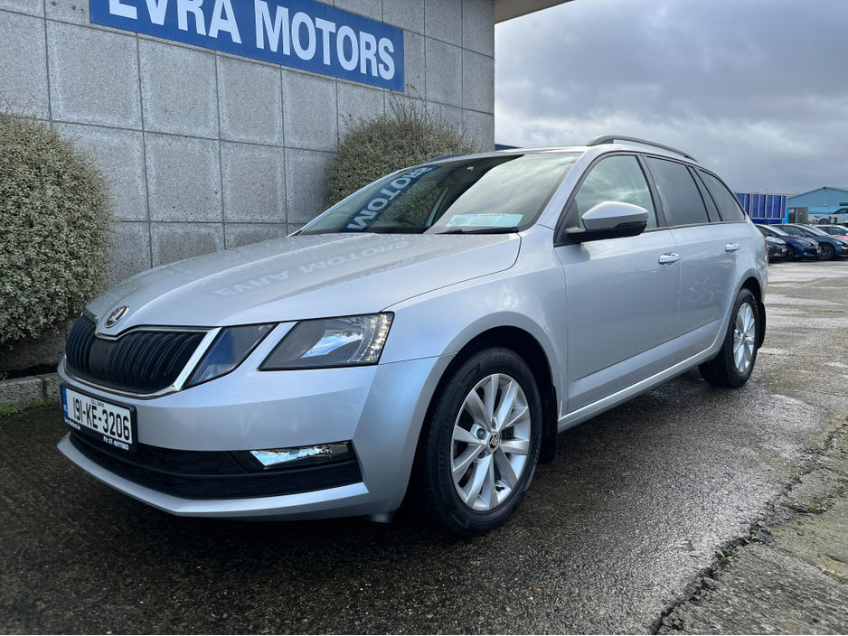 2019 Skoda Octavia AMBITION ESTATE 1.6 DIESEL //REVERSE CAMERA//CARPLAY// €16,950