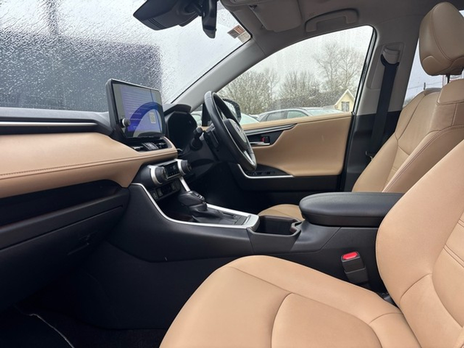 2023 Toyota Rav4 - image 6