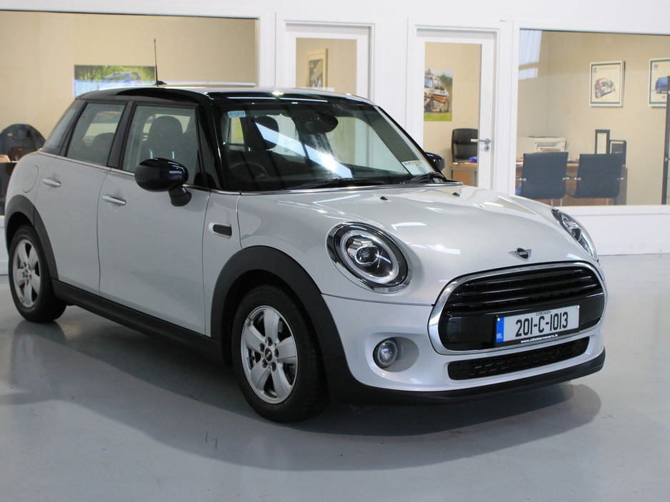 2020 MINI Cooper - image 3