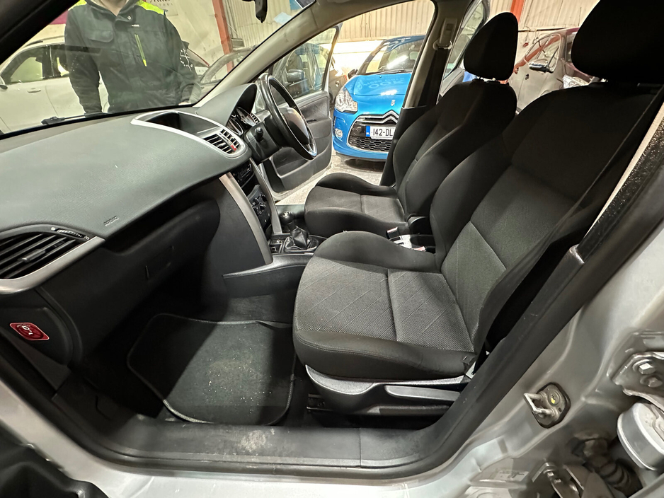 2008 Peugeot 207 1.4 75 bhp SX €2,888