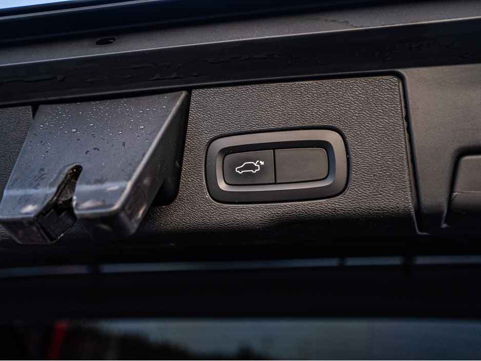 2017 Volvo XC60 172 Volvo XC60 4WD Auto/High spec/1yr warranty €26,888