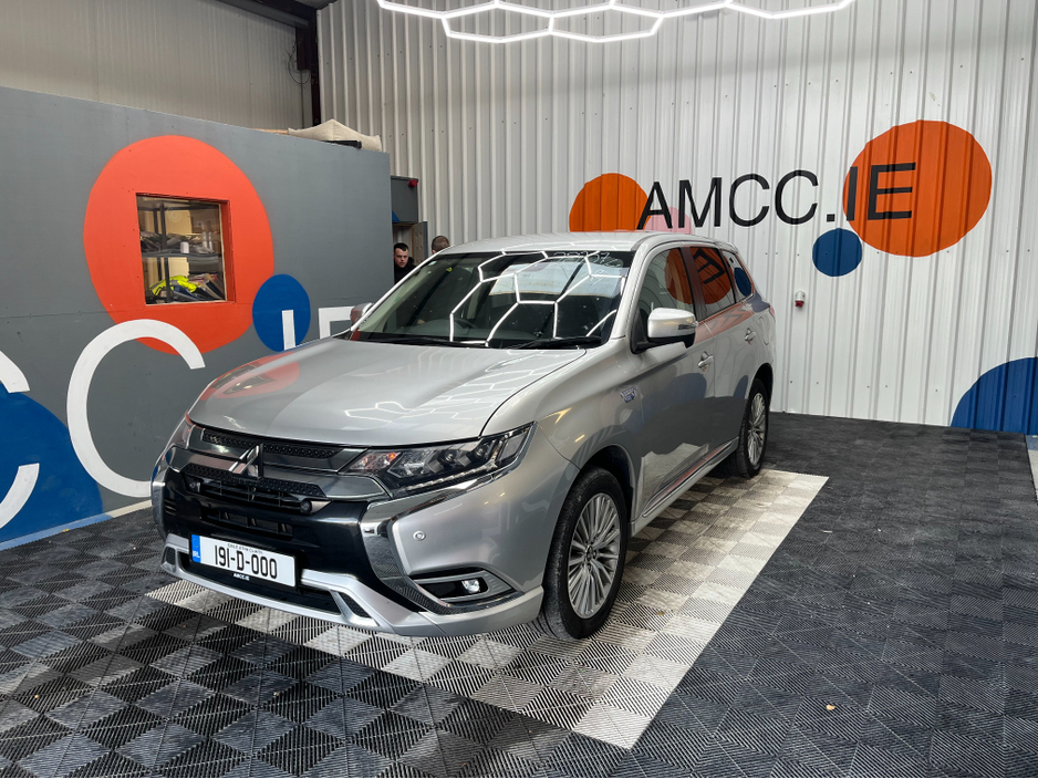 2019 Mitsubishi Outlander - image 7