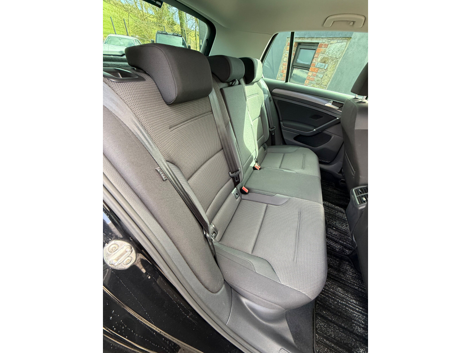 2018 Volkswagen Golf - image 16