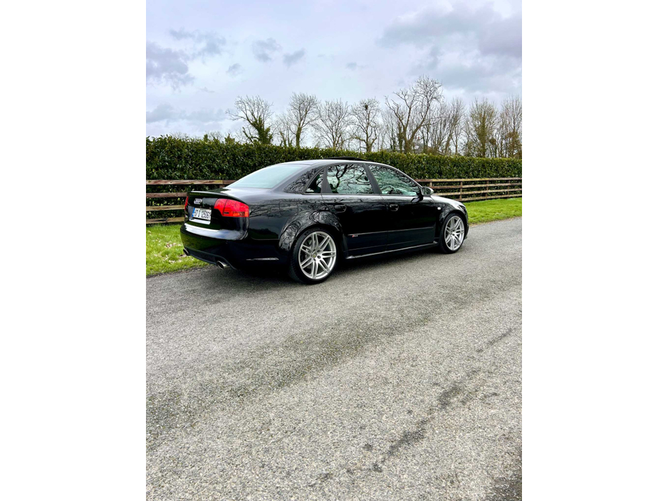 2007 Audi RS4 - image 11