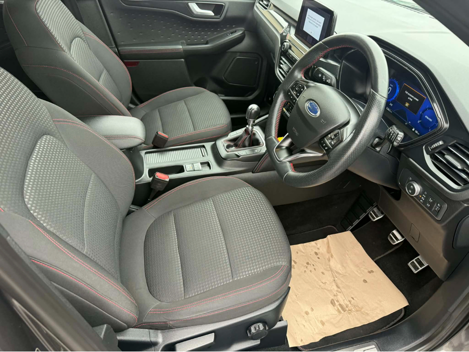 2021 Ford Kuga - image 11