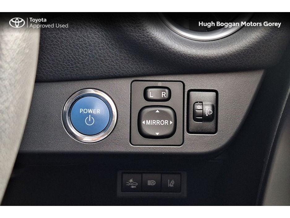 2020 Toyota Yaris - image 16