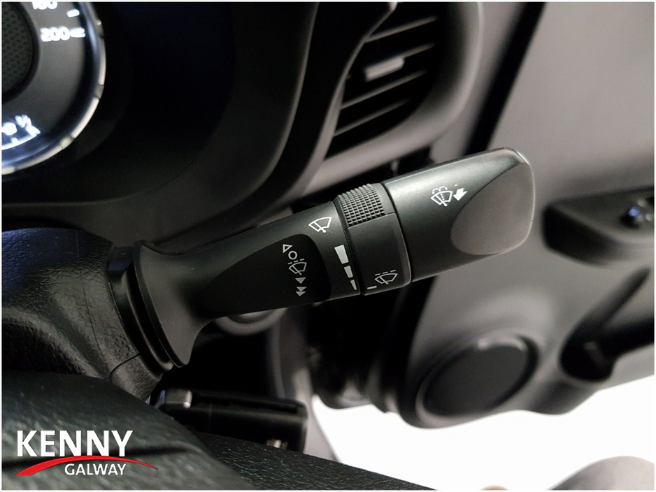 2022 Toyota Hilux 2.4 DLX SINGLE CAB 2DR €31,990