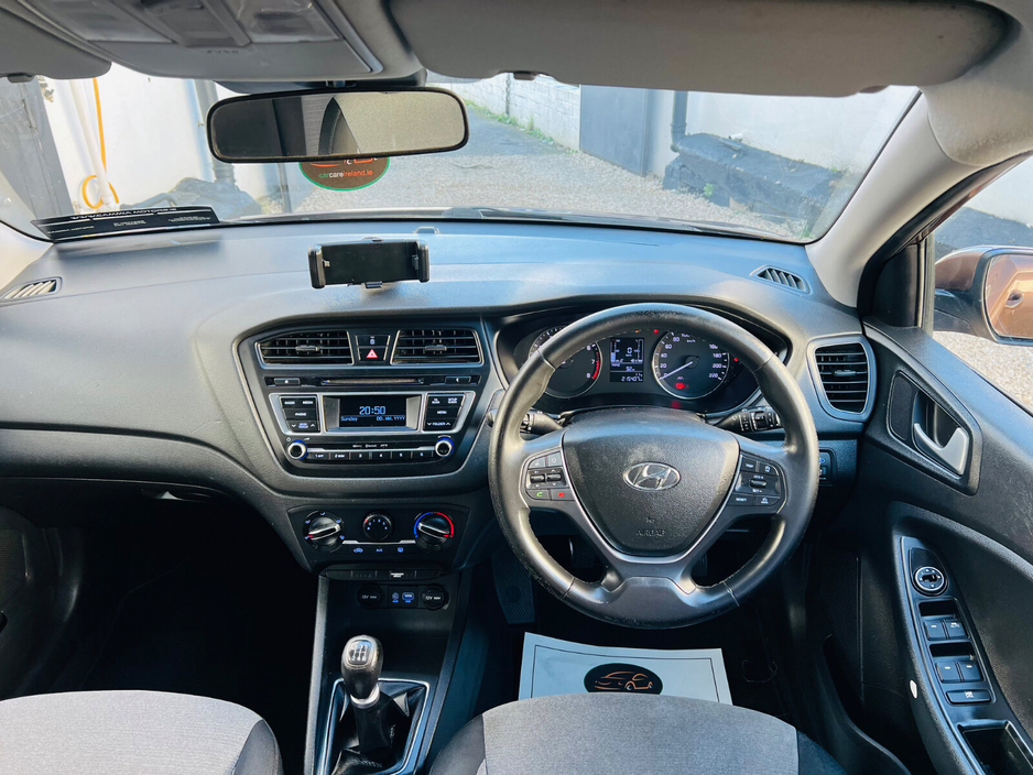 2016 Hyundai i20 - image 7