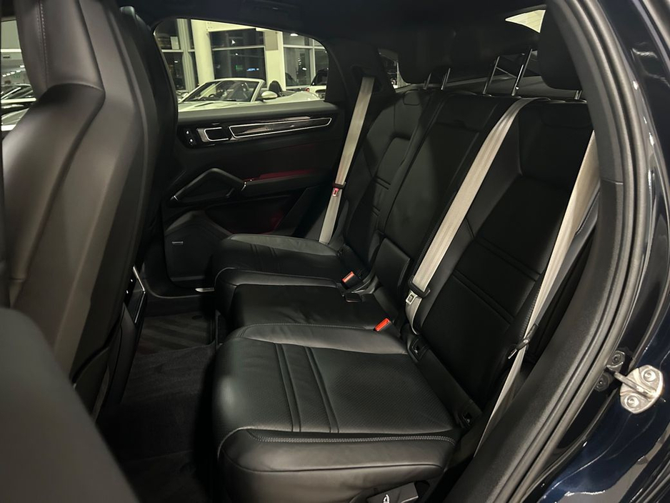 2023 Porsche Cayenne - image 21
