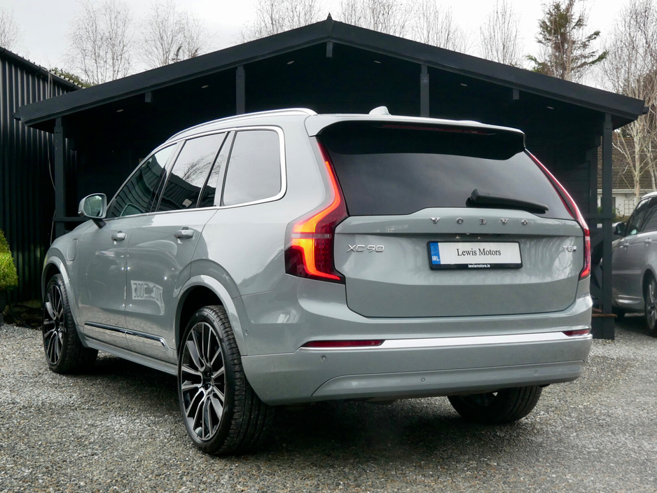 2025 Volvo XC90 T8 PHEV AWD Ultra Bright