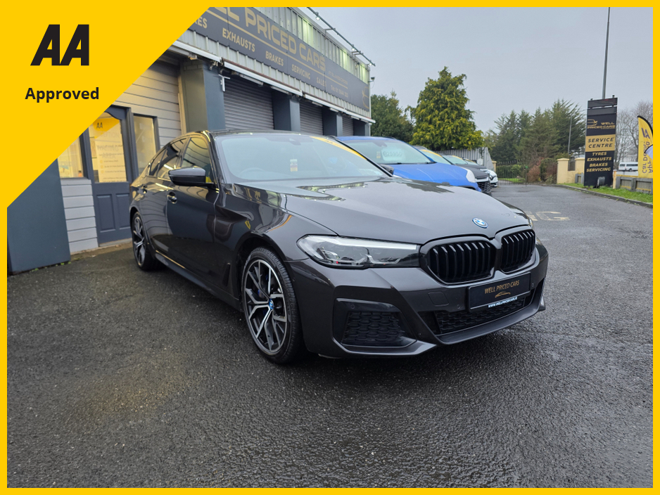 2022 BMW 5 Series - image 26