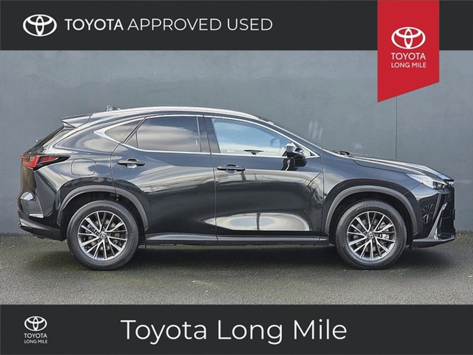 2024 Lexus NX 450 h+ - image 3