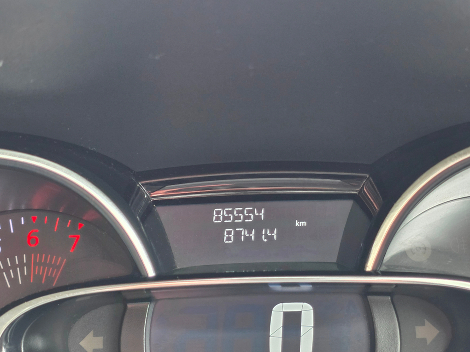 2019 Renault Clio - image 12