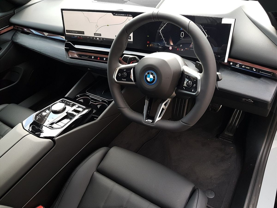 2026 BMW 5 Series - image 6