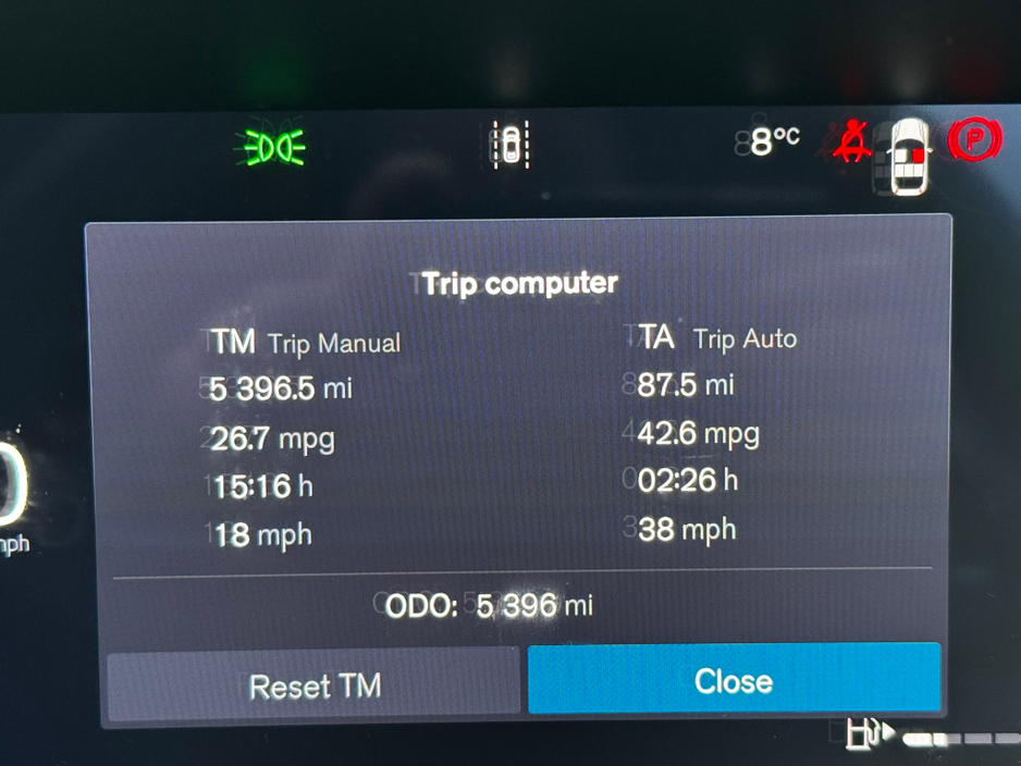 2025 Volvo XC40 - image 14