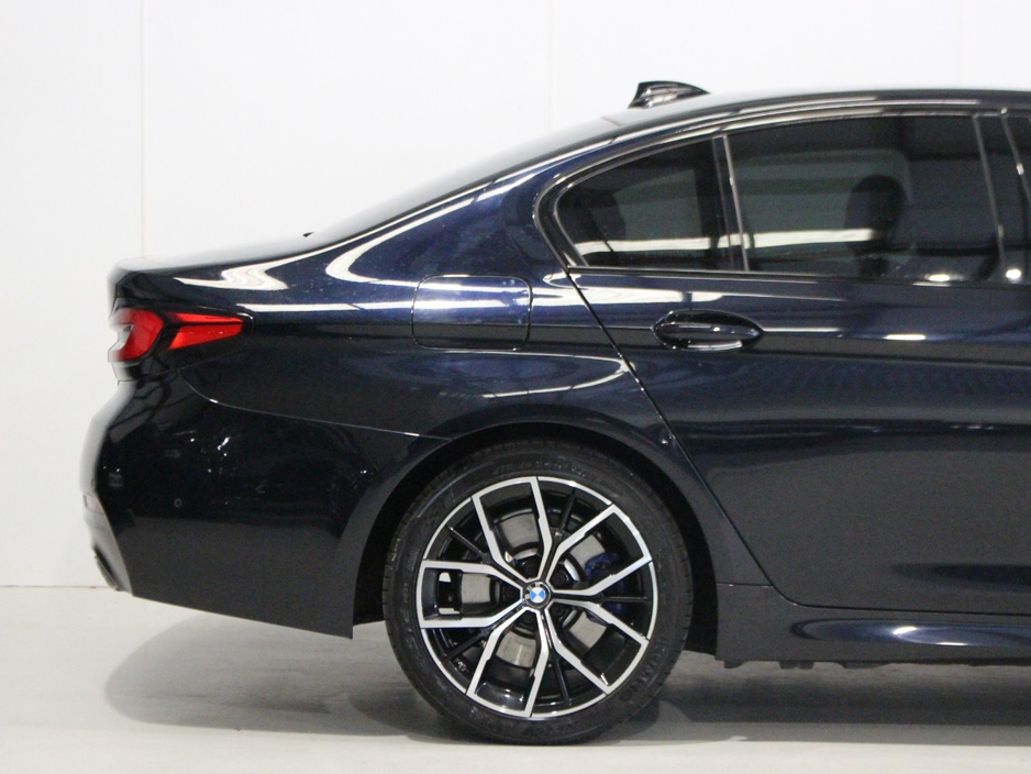 2021 BMW 5 Series - image 14