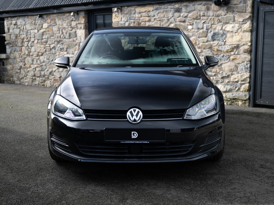 2014 Volkswagen Golf - image 2