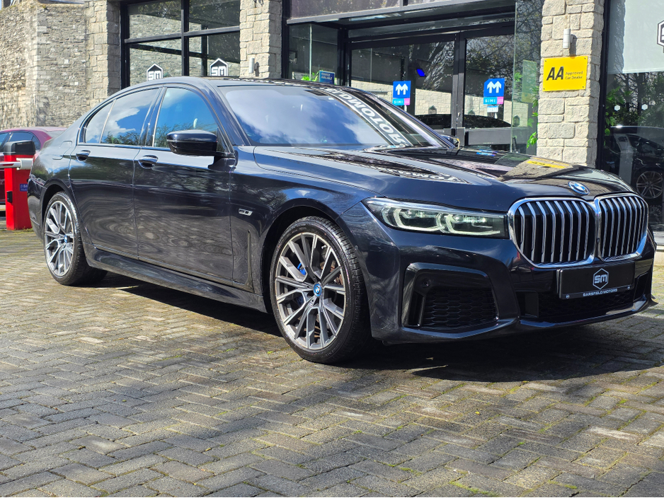 2022 BMW 7 Series - image 3