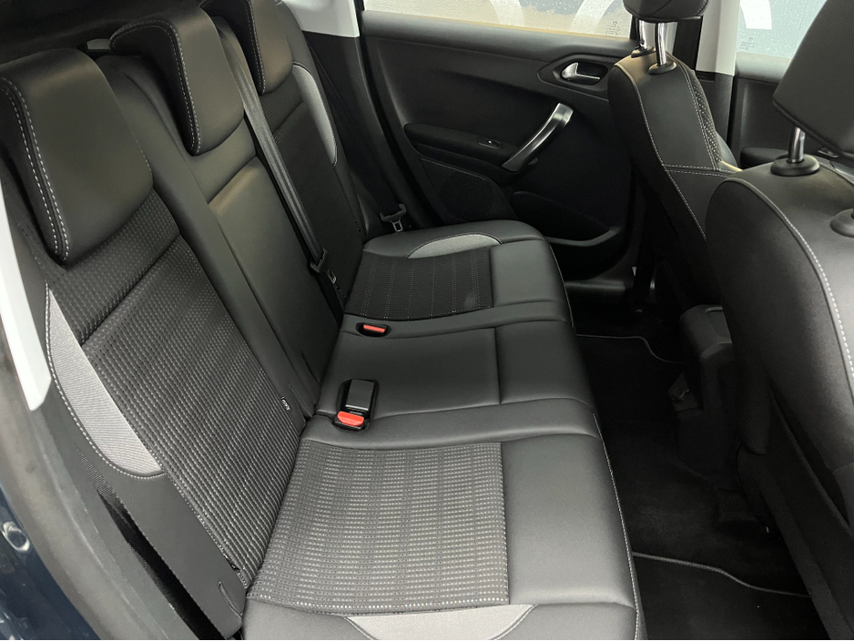 2019 Peugeot 2008 €15950! 2019 PEUGEOT 2008 ALLURE 1.2 AUTOMATIC / REVERSE CAMERA / HEATED SEATS / PANORAMIC SUNROOF €15,950