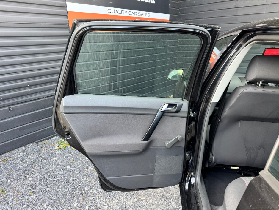 2006 Volkswagen Polo - image 17