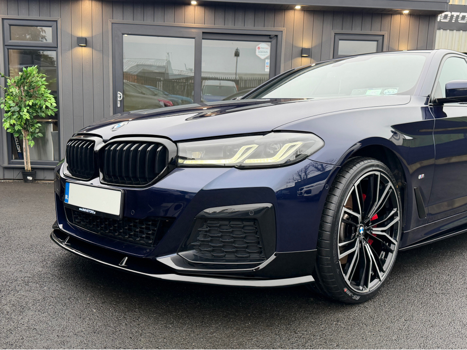 2020 BMW 5 Series - image 12