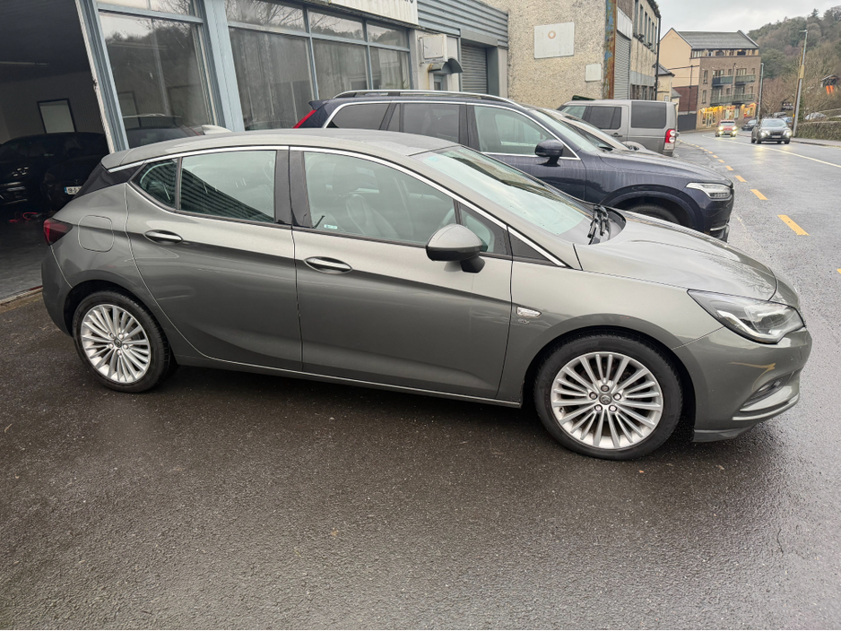 2017 Opel Astra - image 8