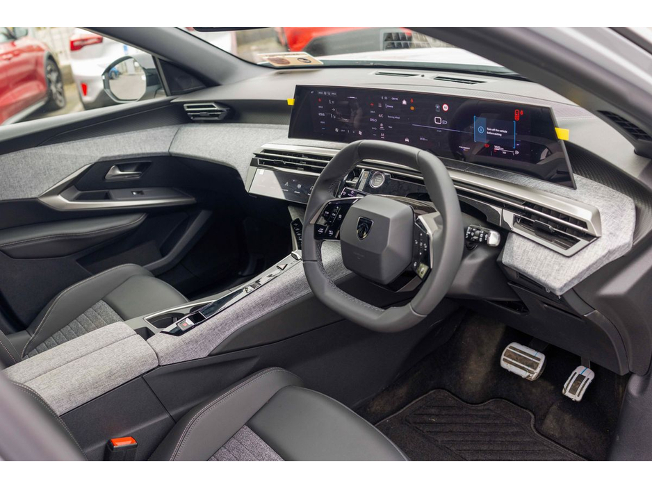 2026 Peugeot 5008 - image 18