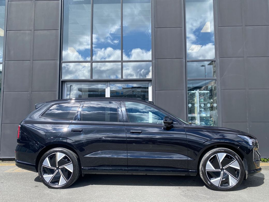 2025 Volvo EX90 - image 3